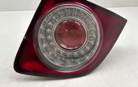 Tailgate rear/tail lights