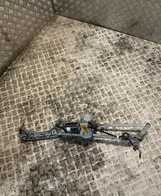 Mercedes-Benz CLC CL203 Front wiper linkage and motor 2038200342 A2038200342