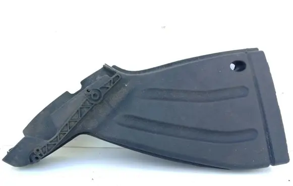 Audi A4 S4 B7 8E 8H Air intake duct part 8E0129618H