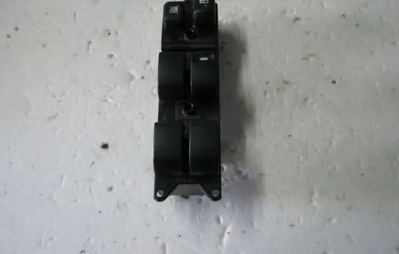 Mitsubishi Outlander Electric window control switch 8608A181