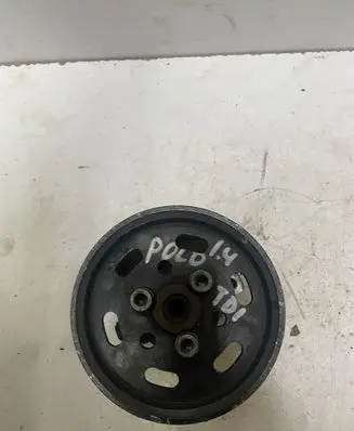 Volkswagen Polo IV 9N3 Power steering pump 038145255B