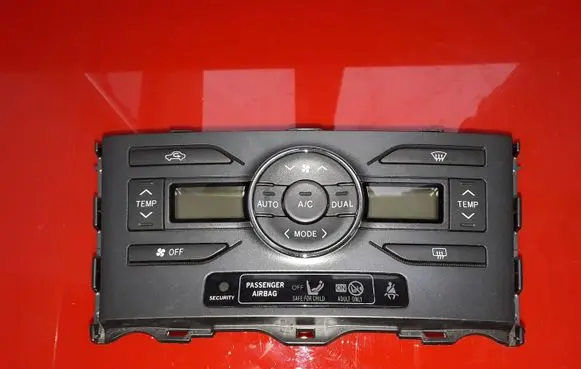 Toyota Auris 150 Climate control unit 5590002221 61102YTNA