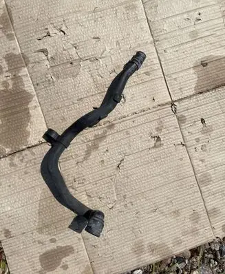 Volkswagen Touran I Engine coolant pipe/hose 3C0121156