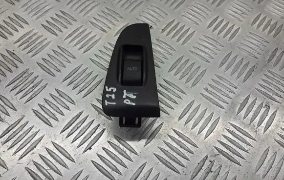 Toyota Avensis T250 Quarter vent window switch 74271-05020