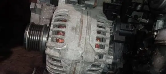 Volkswagen Golf V Generator/alternator 06F903023F 0124525050