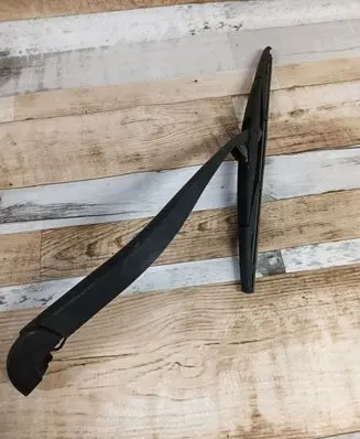 Nissan Note (E11) Rear wiper blade arm