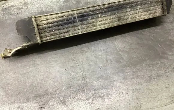 BMW 5 E39 Intercooler radiator 17512247359