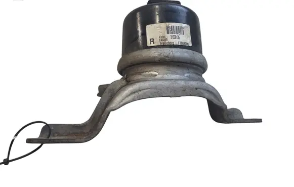 Volvo V60 Engine mount bracket 31330135 F7008000