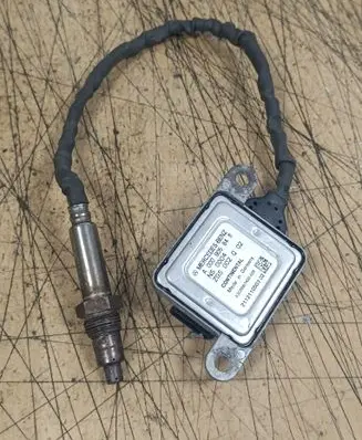 Mercedes-Benz S W222 Lambda probe sensor A0009058411