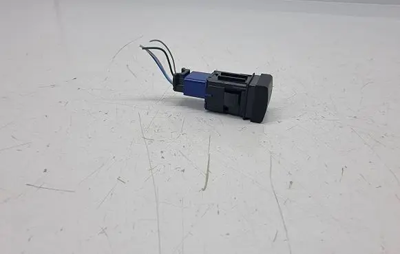 Toyota RAV 4 (XA50) Tailgate opening switch 