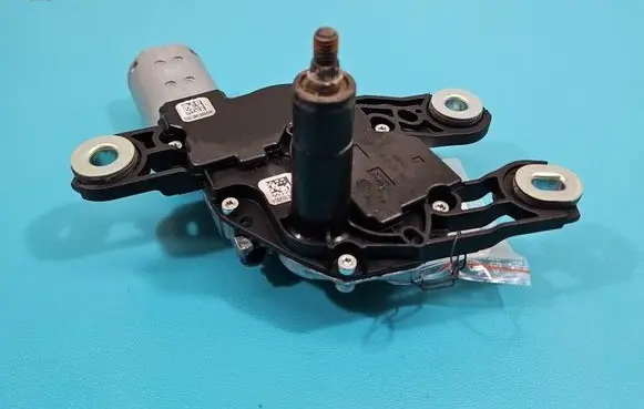Seat Leon (5F) Rear window wiper motor 5F4955711 IMPRK1517164