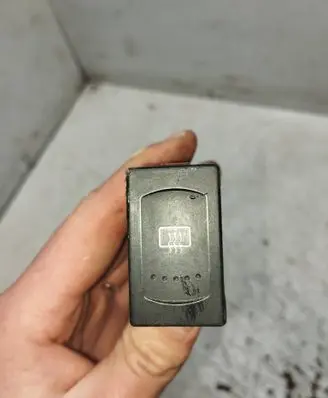 Volkswagen PASSAT B5.5 Windscreen/window heater switch 3B0959621C