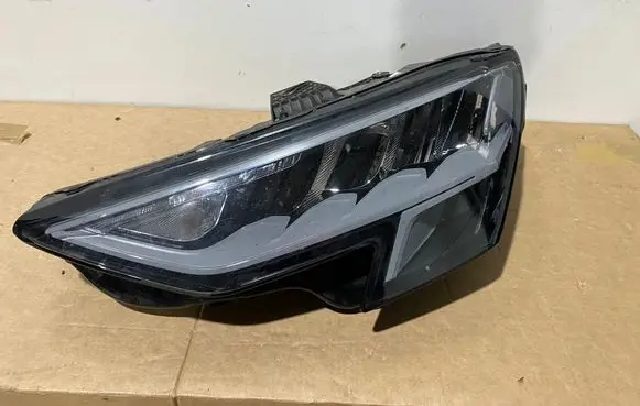 Audi A3 8Y Headlight/headlamp 8Y0941011