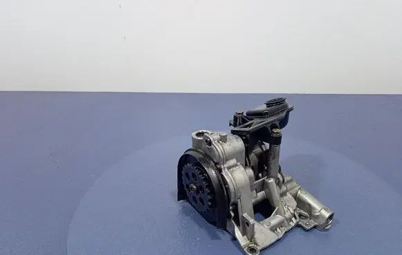 BMW 7 F01 F02 F03 F04 Oil pump 7805316