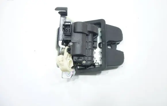 Volkswagen PASSAT B8 Tailgate/trunk/boot lock/catch/latch 5TA827505D 19285615102