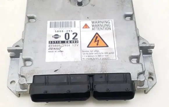 Nissan X-Trail T30 Engine control unit/module 23710EQ402