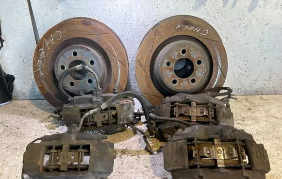 Dodge Challenger Brake discs and calipers set 