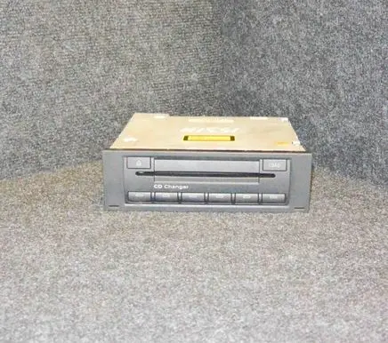 Skoda Octavia Mk2 (1Z) CD/DVD changer 1Z0035111A