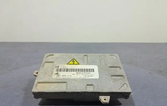 Opel Zafira B Voltage converter/converter module 13153357