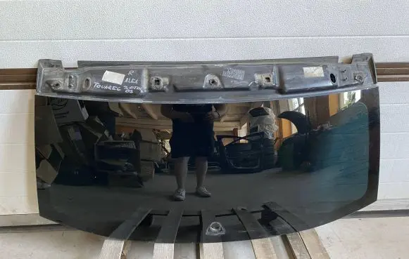 Volkswagen Touareg I Opening tailgate glass 43R005274