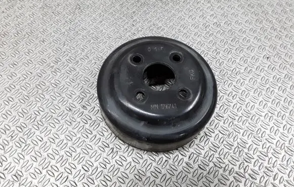 Smart ForFour I Water pump pulley MN176741