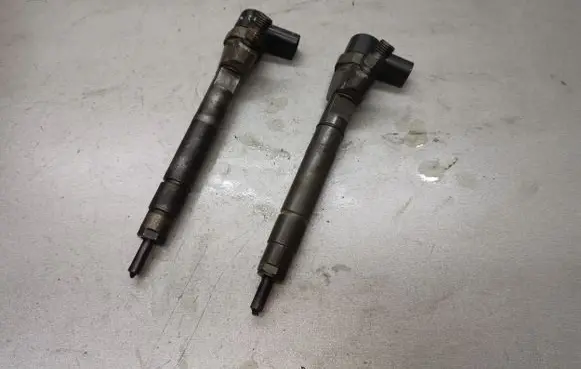 Mercedes-Benz Sprinter W901 W902 W903 W904 Fuel injectors set 0445110106 A6110701287 0445110025