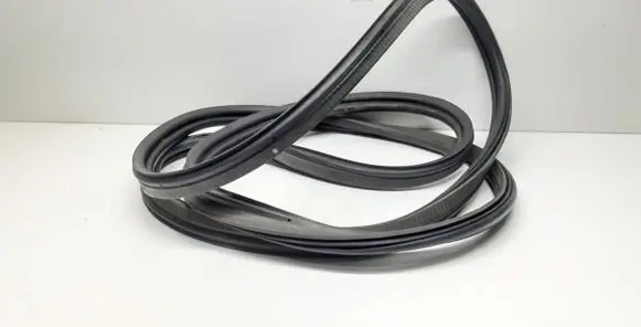 Ford Grand C-MAX Trunk rubber seal (body) AM51UR404A