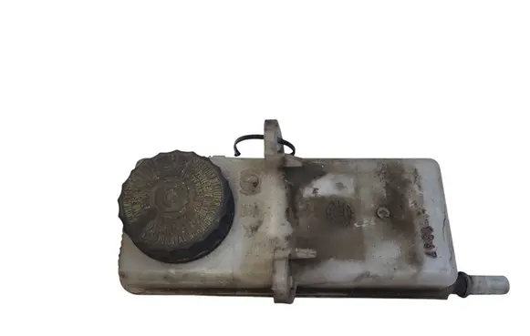 Brake fluid reservoir