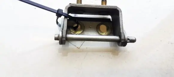 Ford Mondeo Mk III Tailgate/trunk/boot hinge