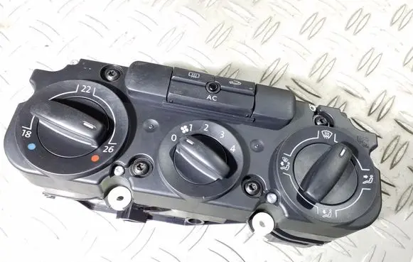 Volkswagen PASSAT B6 Climate control unit 3C2820045A 5HB00932827