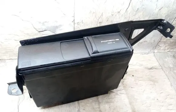 Porsche Cayenne (9PA) CD/DVD changer 