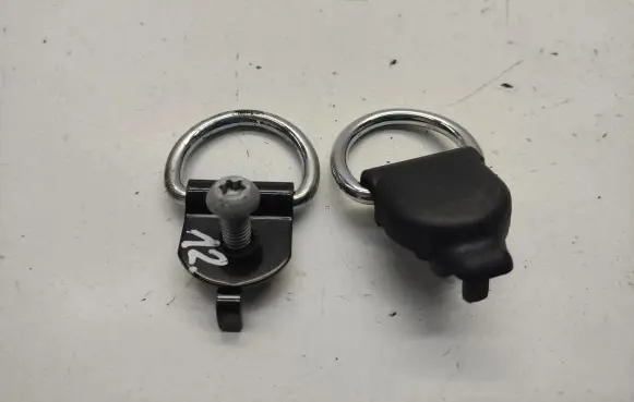 Mercedes-Benz ML W164 Tie down hook / loop 