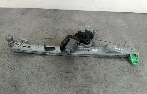 Renault Scenic II - Grand scenic II Front door window regulator with motor 