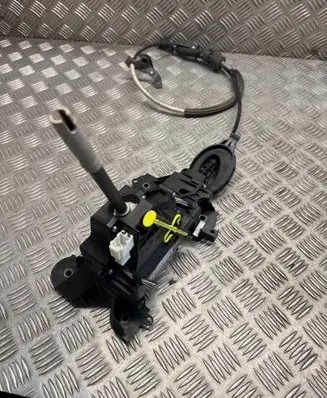 BMW 2 F45 Gear shifter/selector 8638226 1001002540100