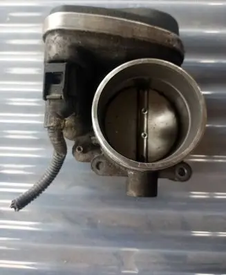 BMW X3 E83 Throttle valve 7502444