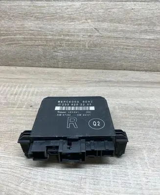 Mercedes-Benz C W203 Door control unit/module 2038202285 351391