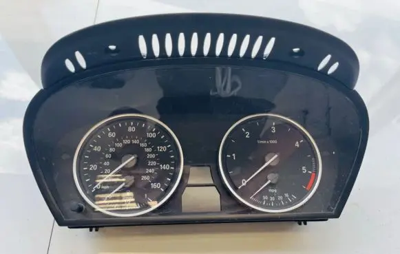 BMW 5 E60 E61 Speedometer (instrument cluster) 62119153756 110080213