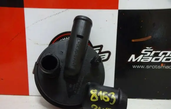 Volkswagen PASSAT B5.5 Breather valve 028129101D