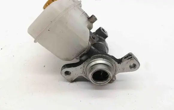 Subaru Forester SJ Master brake cylinder