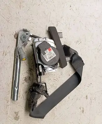 Nissan Juke II F16 Front seatbelt 651167600A 0589P10021