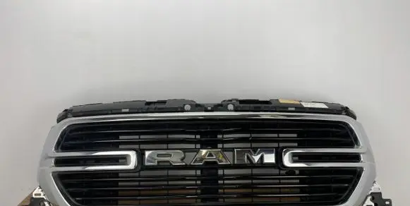 Ram 1500 Front bumper upper radiator grill