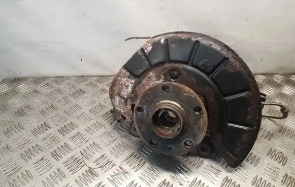 Skoda Octavia Mk2 (1Z) Front wheel hub spindle knuckle