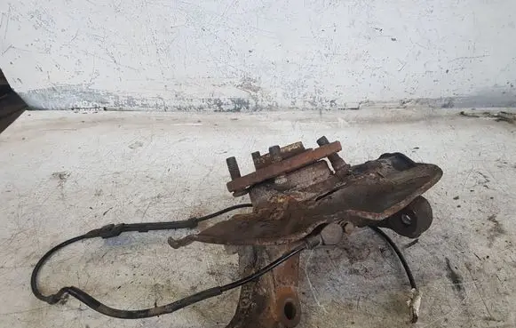 Toyota Corolla Verso AR10 Front wheel hub