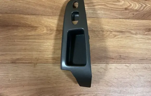 Honda Civic Front door window switch trim SNB6G0