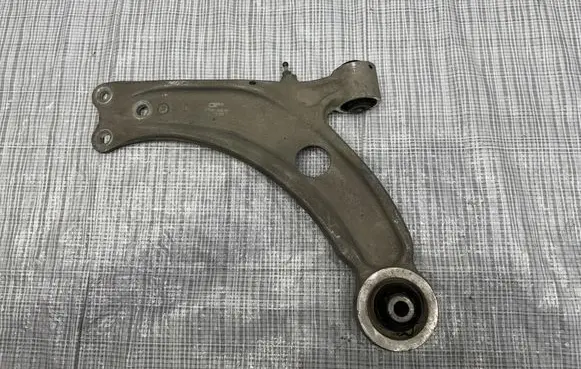Citroen DS7 Crossback Front control arm