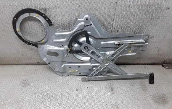 KIA Cerato Front window lifting mechanism without motor 824802F020
