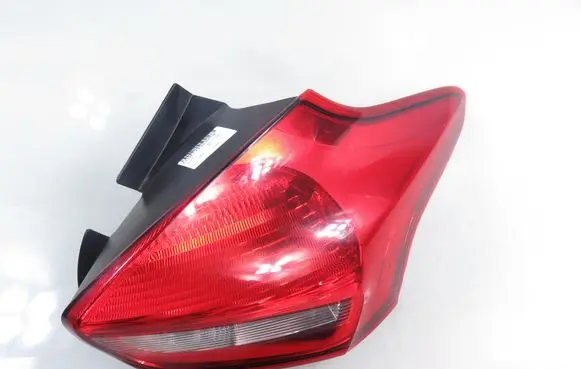 Ford Focus Rear/tail lights F1EB13404BC