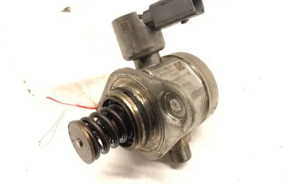 BMW 7 F01 F02 F03 F04 Fuel injection high pressure pump 7595350