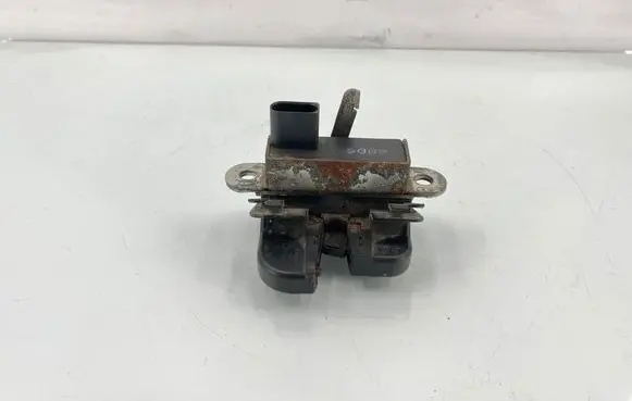 Seat Altea Tailgate/trunk/boot lock/catch/latch 5P8827505