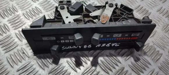 Nissan Sunny Climate control unit